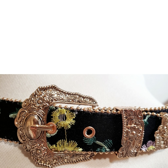 Western Black Goldtone Embossed Flower Embroidered Rancher Belt Buckle Boho New - Picture 7 of 9